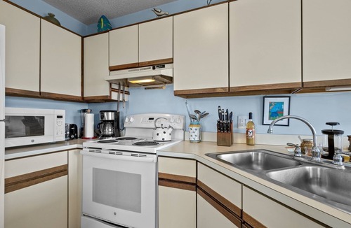 The Point House | Sunset Views & Easy Beach Access in Emerald Isle