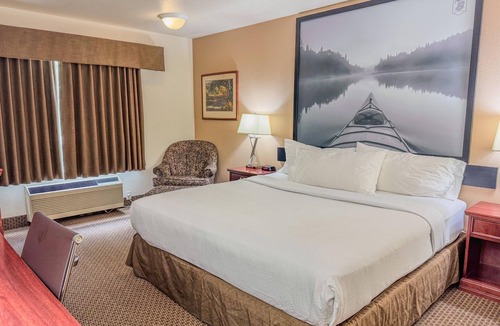 High River Hotel | Super 8 by Wyndham High River AB