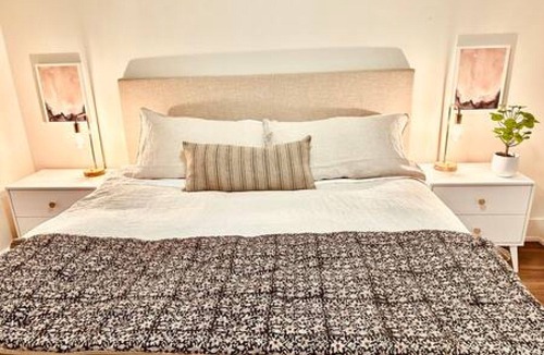 Vancouver House | Super cozy one bedroom suite!