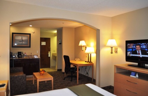 Roanoke Rapids Hotel | SureStay Plus Hotel by Best Western Roanoke Rapids I-95