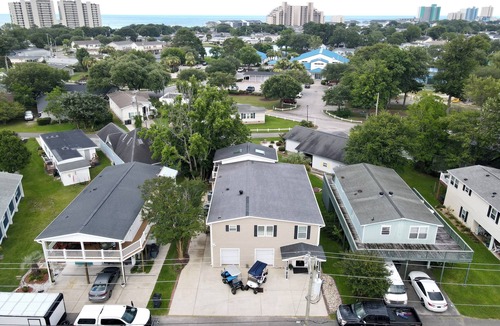 Garden City House | Surfside Beach. 7 BR 4 BA beach house in Oceanside Village gated community.
