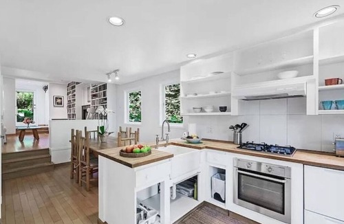 West Point Grey House | Sweet home by Point Grey with AC
