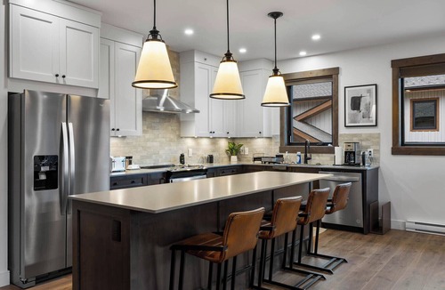 Kamloops House | Switchback Creek Two - 12 : Stunning, New 3BDRM/2BATH Townhome. Private H/T.