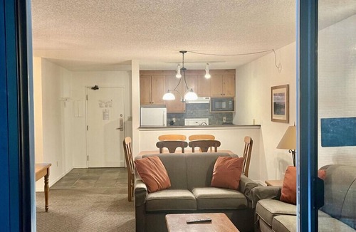 Whistler Village Apartment | Tantalus Boutique Hotel Spacious Whistler Suite