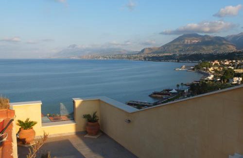 Santa Flavia House | Tenuta Sperlinga - Il Campanile