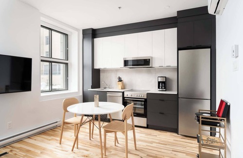 Old Montreal Apartment | The Alexander–Studio w/King Bed+Sofa Bed|Old Montreal