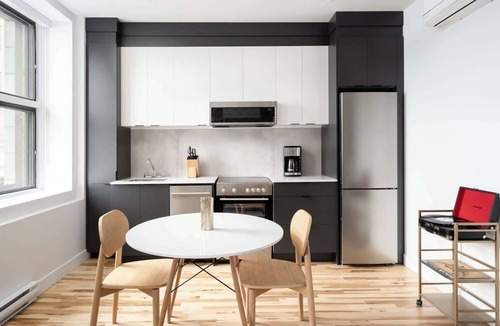 Old Montreal Apartment | The Alexander–Studio w/King Bed+Sofa Bed|Old Montreal