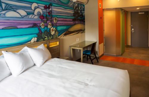 Queens Square Hotel | The Arts Hotel