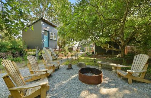 North Saanich House | The Bayside Cottage by EMR Vacation Rentals