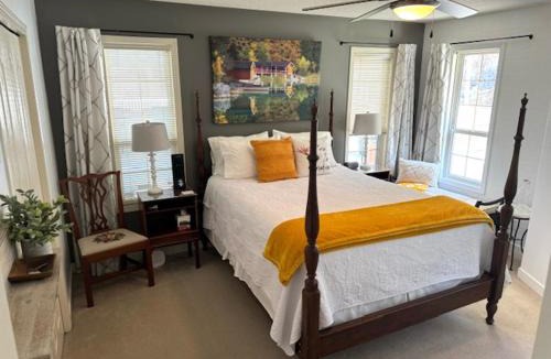 Okanagan Centre Bed & Breakfast | The Blue House Bed and Breakfast