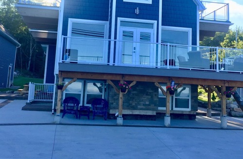 Fox Point House | The Breathtaking Foxpoint Wharf