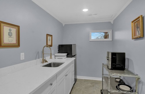 North Chesterfield Apartment | The Cottage Studio Unit 7 with WiFi and AC in lovely Richmond