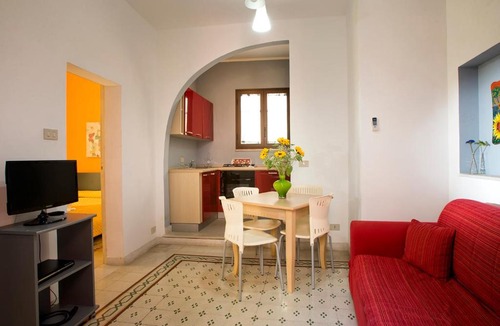Trapani City Centre Apartment | the flowered courtyard srl
