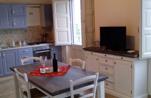 Viagrande House | THE GELSO DIETROSERRA - relaxation -CIR 19087053C206068 - CIN IT087053C2859U5WN9