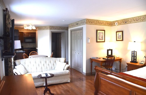 Queens Square Bed & Breakfast | The Harbour House