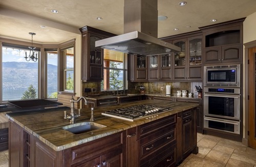 Okanagan Centre Villa | The Hunter's House !