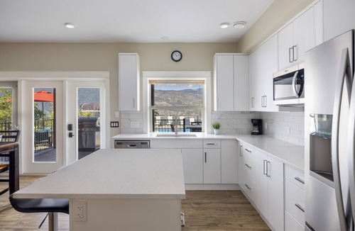 Okanagan Centre Villa | The Hunter's House !