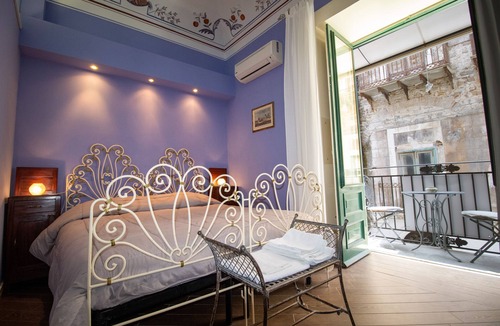 Santo Stefano di Camastra Apartment | THE PALACE B&B and Apartments- Luxury Apartment