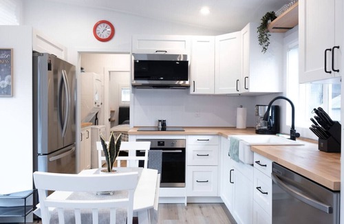 Fraser Valley Regional District House | The Käbin | Cozy 2BR Cabin