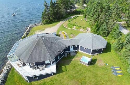 Ingramport House | The Land Yacht