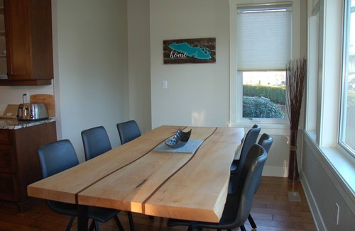 Regional District of Nanaimo House | The Little Beach House- Fully equipped 3 Bdrm Vacation Rental