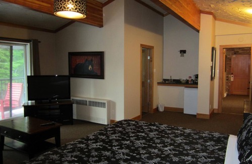 Terrace Cabin | The Lodge at Skeena Landing