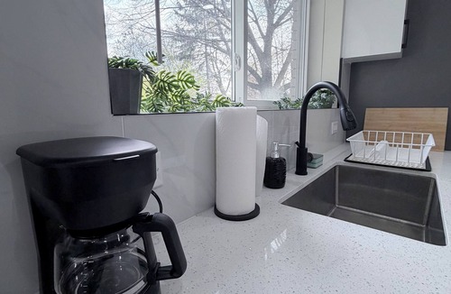 Rosemount Apartment | The Luxe Studio - Comfortable and Affordable Stay