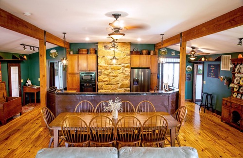 Rockbridge Baths House | The Maury River House: A Waterfront Luxury Country Experience