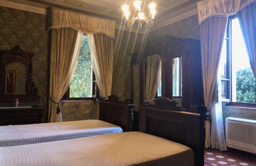 Chiusi Apartment | The Medici suite from 1735 with private Jacuzzi