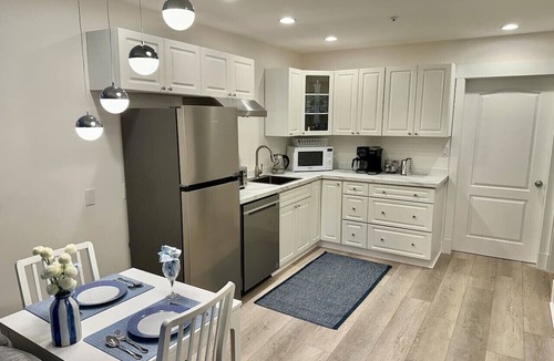 Dunbar Condo | The Pacific Spirit Executive Class Studio