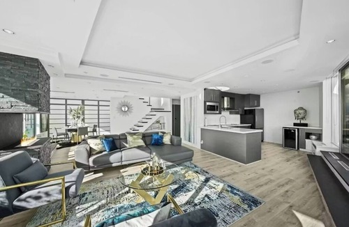 Crosstown Condo | The Panorama Penthouse