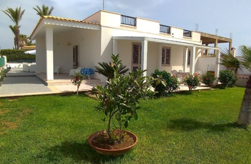 Tre Fontane House | "The Pearl of Sicily" with salt infinty pool
