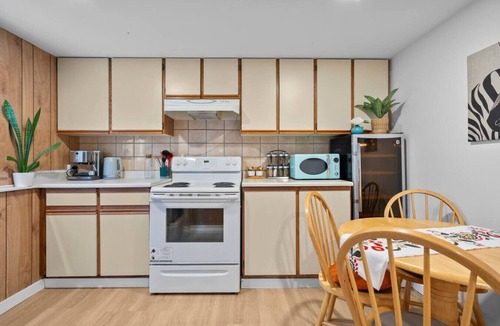 West Point Grey House | The Point Grey | 2BD/1BA Basement Suite