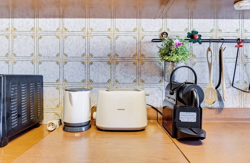 Quartiere XI Portuense Apartment | The Popes' Oasis - 2 steps from Trastevere and Historical Center