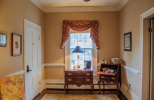 Clinton Apartment | The Rose Room - Charming Private Studio w/Ensuite Bath in Historic Home