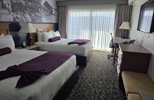 Kelowna Central Business District Hotel | The Royal Anne Hotel