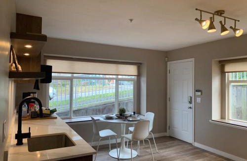 Renfrew-Collingwood Apartment | The Scandinavian House Vancouver City- near Sky train