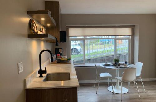 Renfrew-Collingwood Apartment | The Scandinavian House Vancouver City- near Sky train