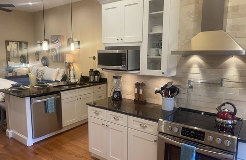 Church Hill Apartment | The Studio@ Eanes Drug-Heart of the Historic District