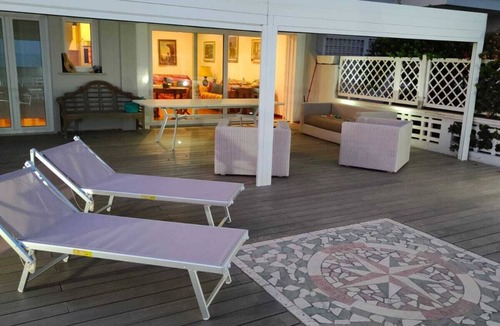Nettuno Apartment | The terrace by the sea