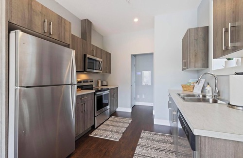 Central Okanagan House | The View 4 Bedroom 3 Bath Pool and Hot Tub