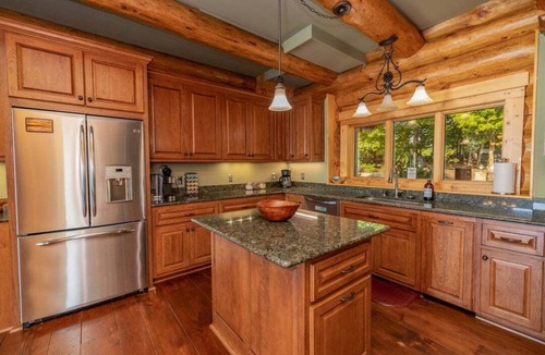 Bracey House | The Yellowstone | Elegance Meets Lakefront Luxury