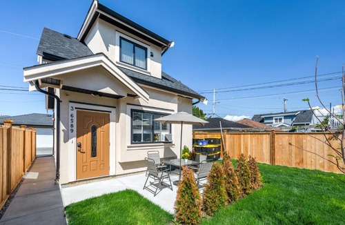 Killarney Villa | Three bedrooms new laneway house near public transit & MAJOR INTERNATIONAL SPORTING EVENT training site