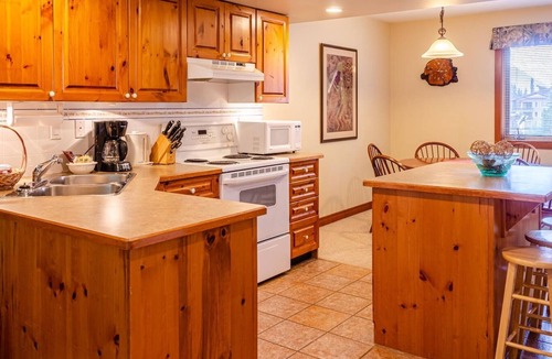 Sun Peaks Condo | Timberline Village #38 By Bear Country