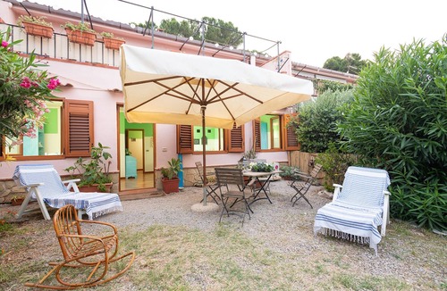 Trabia House | to two steps to sea holiday home Poseidonia