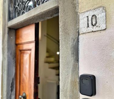 Arezzo House | Tolletta 10 e Lode