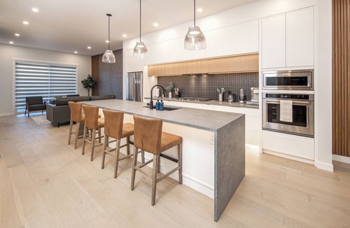 Renfrew House | Top 1% Luxury YYC | New Build | Mins to DT