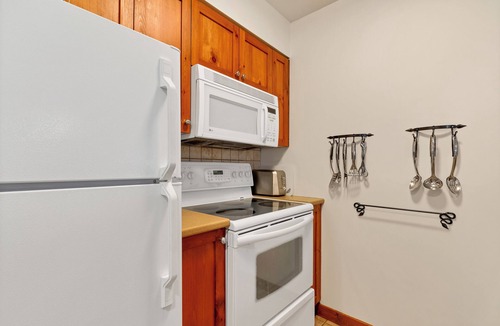 Silver Star Mountain Condo | Top floor 1 bedroom condo at Creekside - pet friendly, large deck, on trails