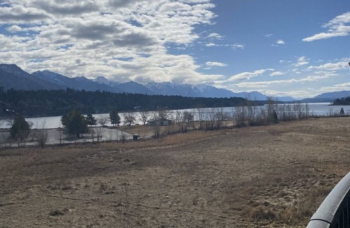 Invermere Condo | Top floor condo on Lake Windermere with spectacular lake and Mountain View’s