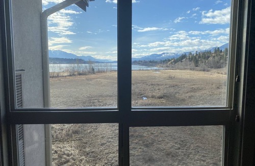 Invermere Condo | Top floor condo on Lake Windermere with spectacular lake and Mountain View’s